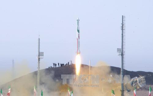 Iran bác kêu gọi hạn chế phát triển chương trình tên lửa 